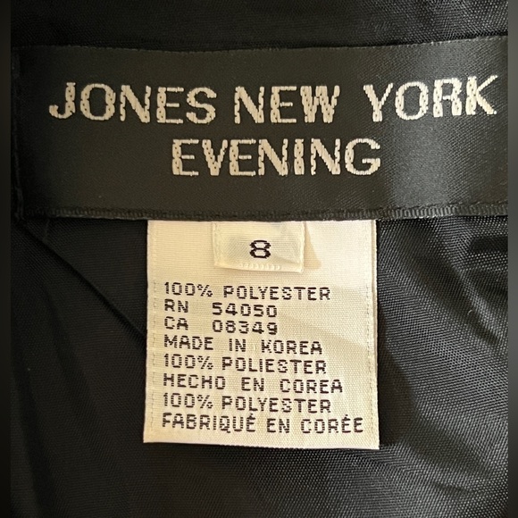 Silky Formal Black Sleeveless Cropped Top with Button-Up Back - Picture 5 of 5